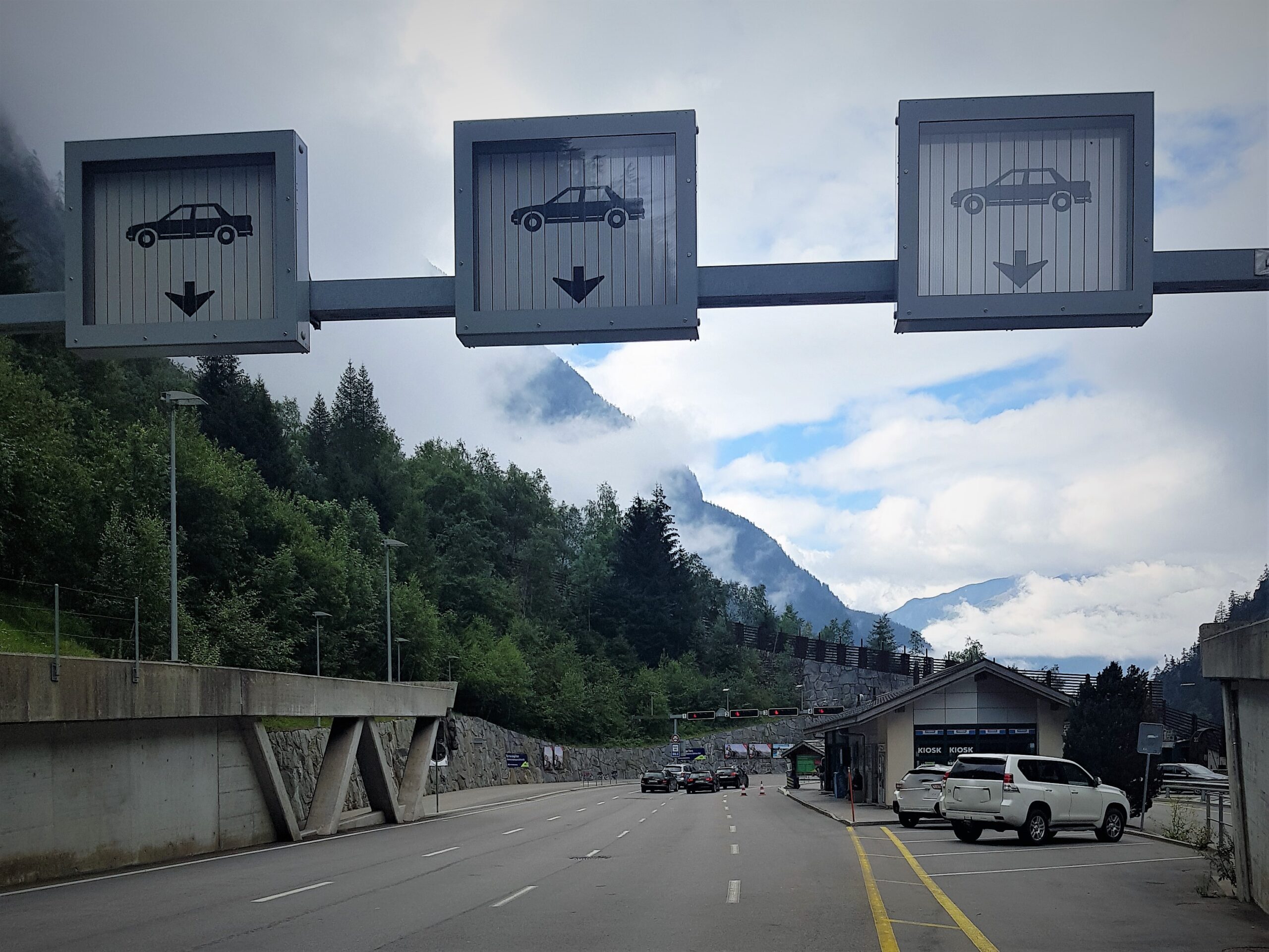 Genuss-Point am BLS-Autoverlad in Goppenstein